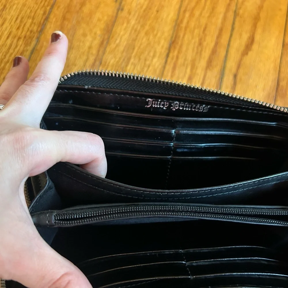 Vintage Juicy Couture Black Wallet Velour Charge It Embroidered Y2K‎ Zip Around